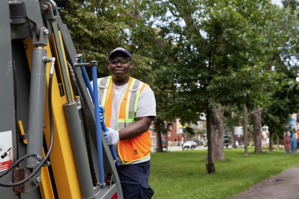 L'équipe des travaux publics préparent la belle saison.